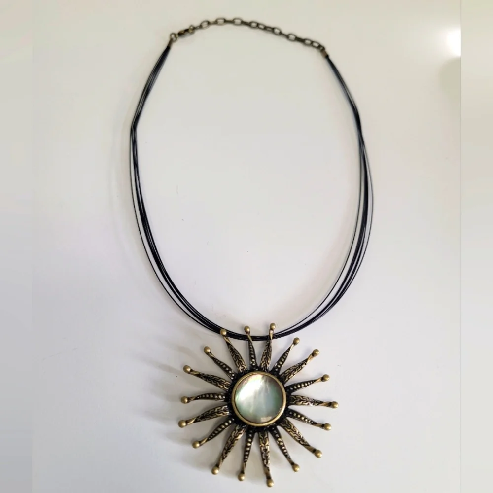 Beautiful Gold Toned Sunbust‎ Necklace